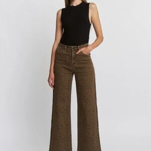 NWOT Mica High Rise Leopard Print Wide-Leg Jeans Size 29